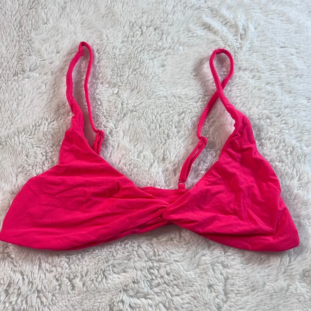 SKIMS Twist Front Bikini Top Hot Pink‎ Neon Adjustable Straps Size M RN158973